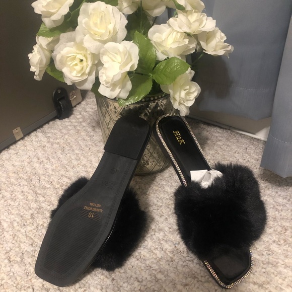 Black slippers/slides new - Picture 3 of 3